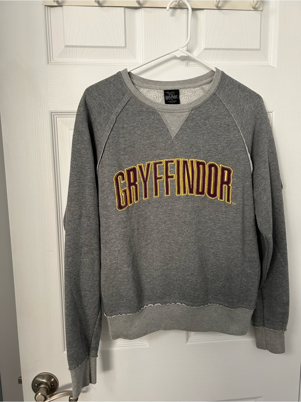 Universal Studios The Wizarding World of Harry Potter Gryffindor Sweatshirt